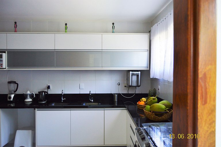 Espléndida casa con piscina en Imbassaí