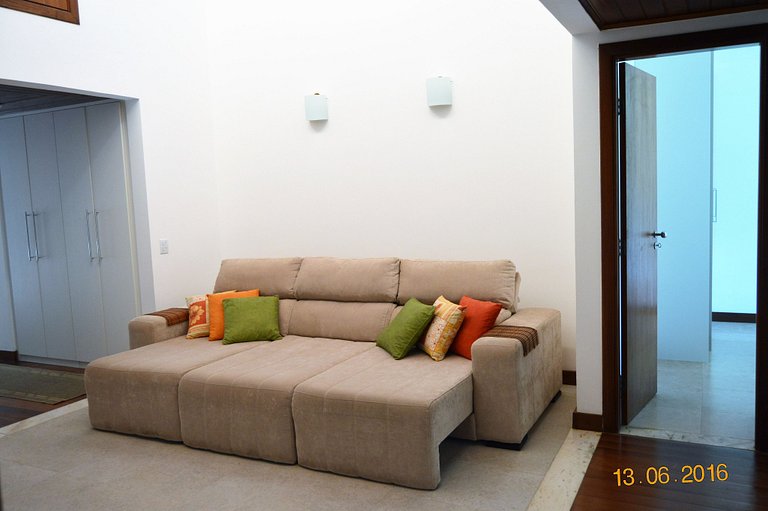 Espléndida casa con piscina en Imbassaí