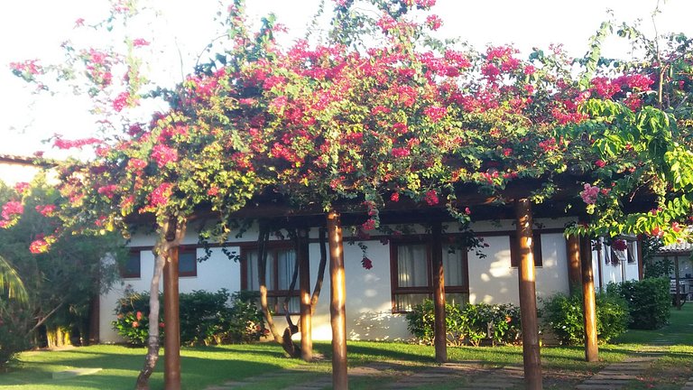 Esplêndida Casa B02 com Piscina em Imbassaí