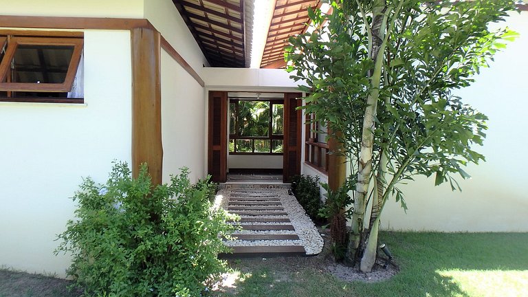 Esplêndida Casa B02 com Piscina em Imbassaí