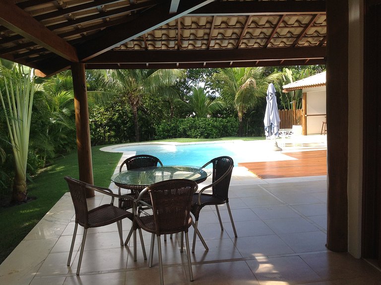 Esplêndida Casa com Piscina em Imbassaí