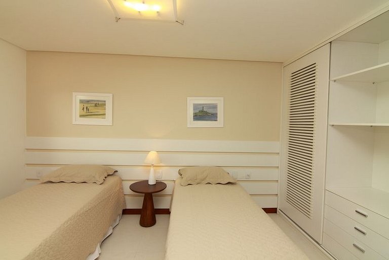 Apto de 3 suites 151m2 (F05 102) - Cond.Reserva Imbassai