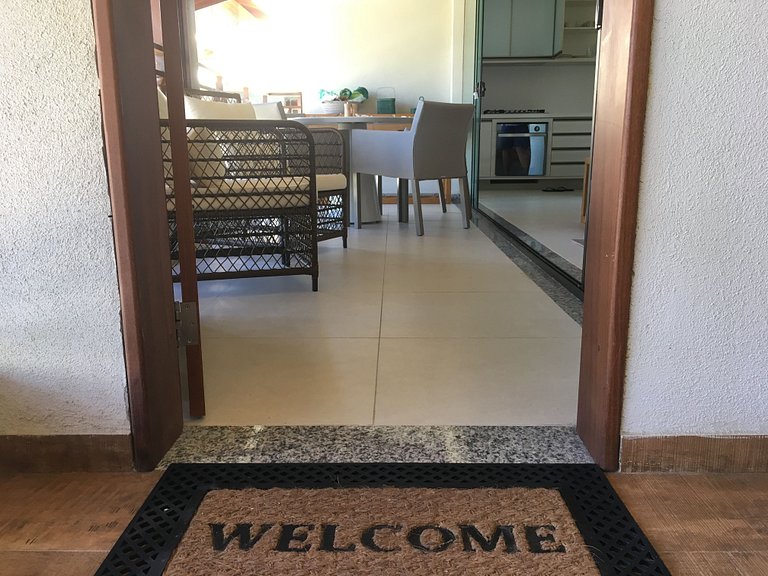 Charmoso Apto Superior de 2 quartos em Imbassaí - H104