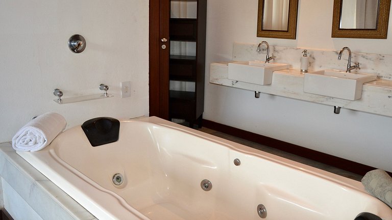 Apto de 3 suites 151m2 (F04 202) - Cond.Reserva Imbassai