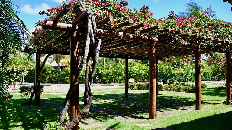 Esplêndida Casa com Piscina em Imbassaí