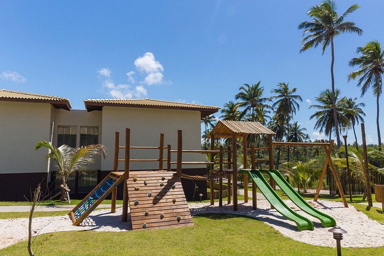 Apto Superior com Vista da Piscina em Imbassaí - D104