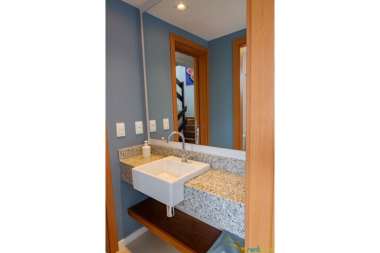 Charmoso Bangalô Duplex com 3 suítes - J01