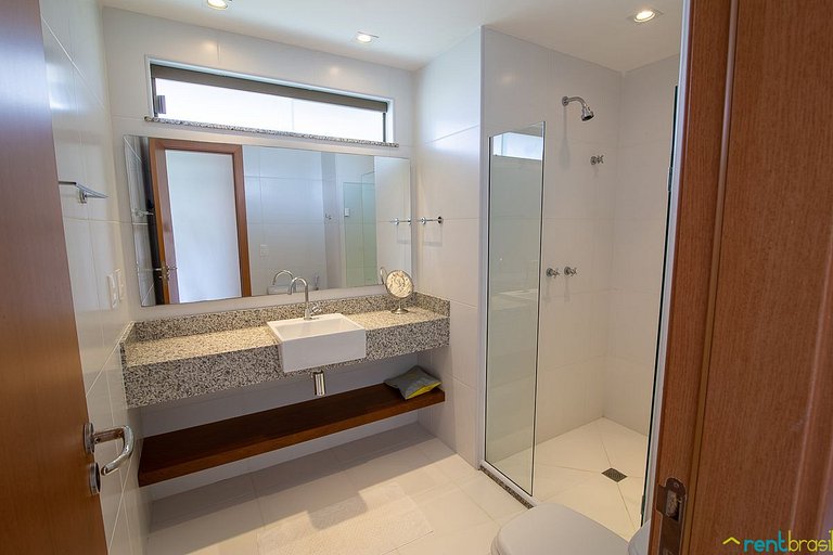 Charmoso Bangalô Duplex com 3 suítes - J01