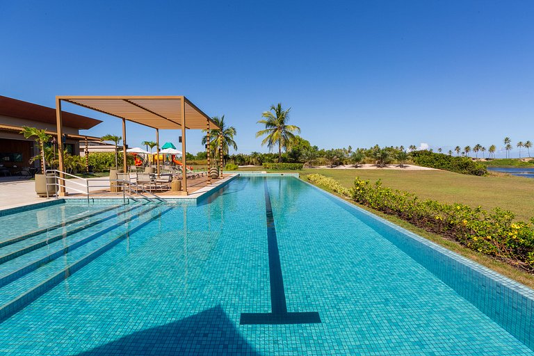 Casa de alto padrão com piscina em Sauípe