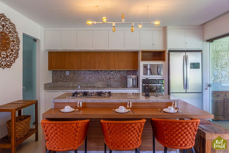 Hermoso bungaló con piscina e hidromasaje en Imbassaí - Casa