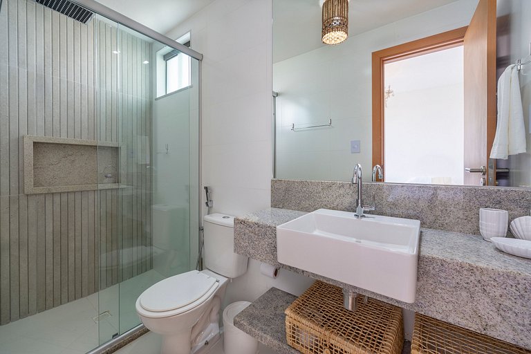 Hermoso bungaló con piscina e hidromasaje en Imbassaí - Casa