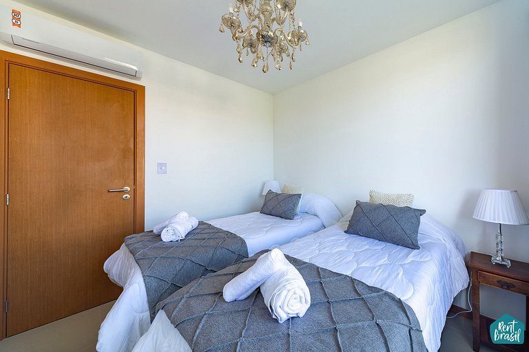 Hermoso bungaló con piscina e hidromasaje en Imbassaí - Casa