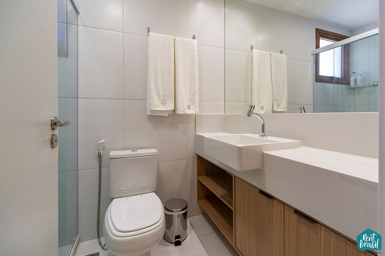 Beautiful 4-bedroom village house in Itacimirim