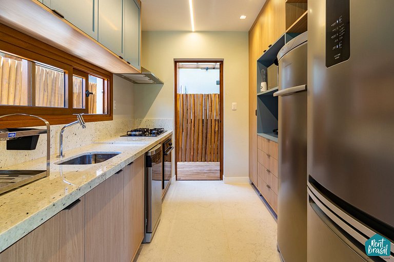 Beautiful 4-bedroom village house in Itacimirim