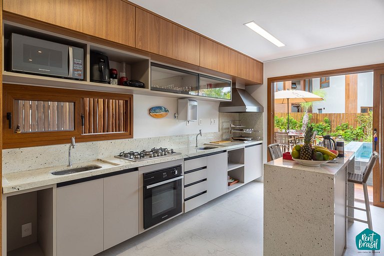 Luxury retreat in Itacimirim