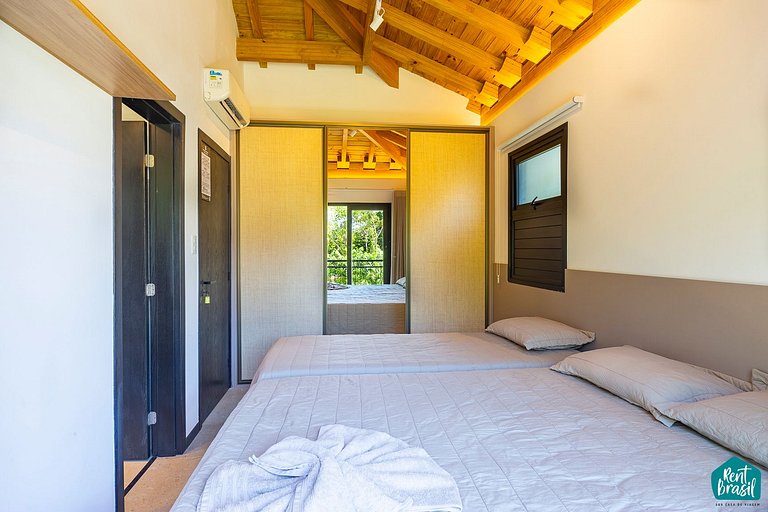 Casa Moderna Duplex com piscina em Praia do Forte