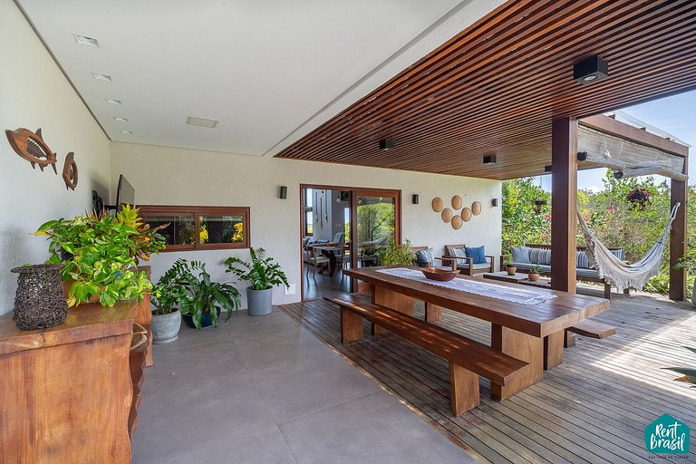 Sophisticated 4-suite house in Praia do Forte