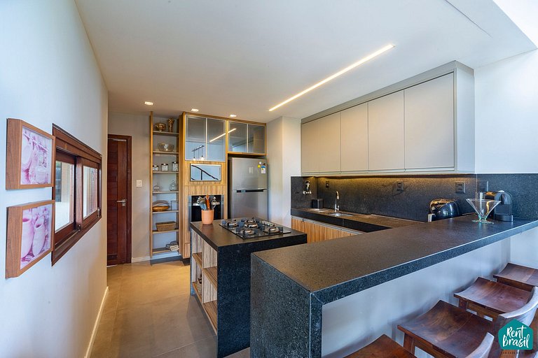 Sophisticated 4-suite house in Praia do Forte