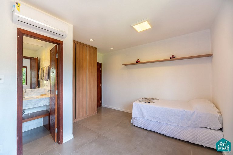 Sophisticated 4-suite house in Praia do Forte