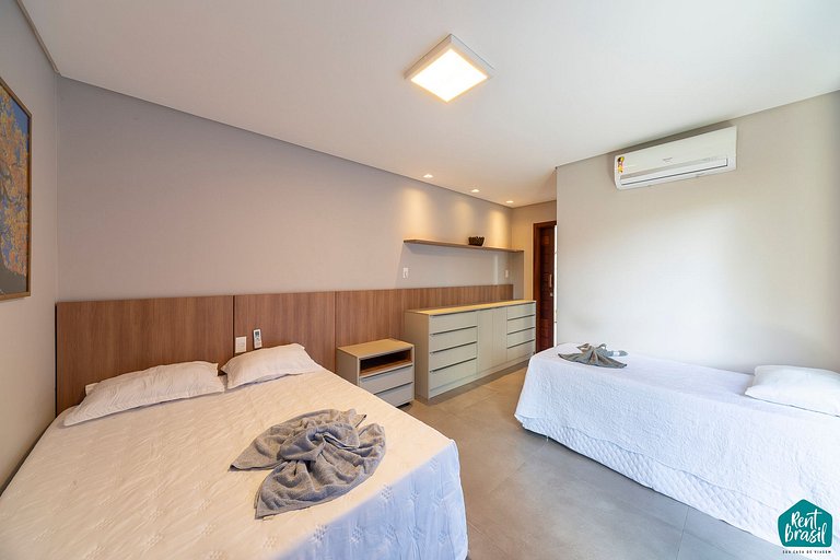 Sophisticated 4-suite house in Praia do Forte