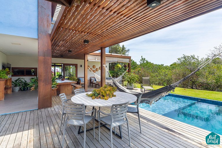 Sophisticated 4-suite house in Praia do Forte