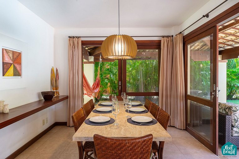 Beautiful house in Reserva Imbassaí with 4 suites and a swim