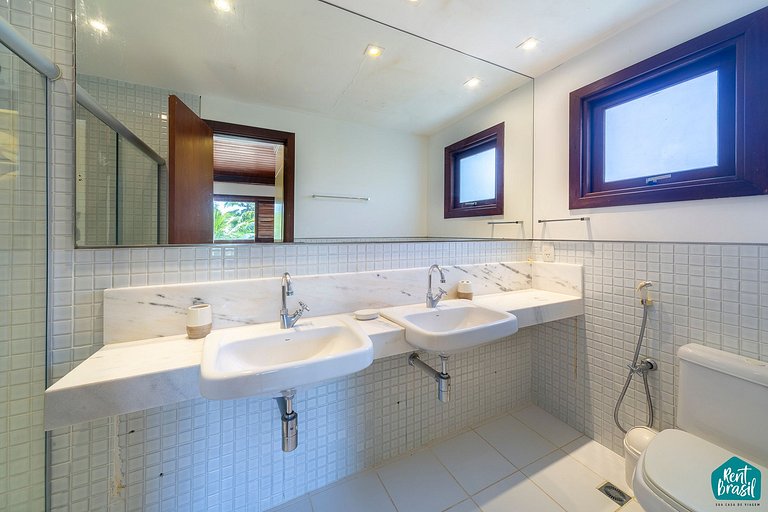 Beautiful house in Reserva Imbassaí with 4 suites and a swim