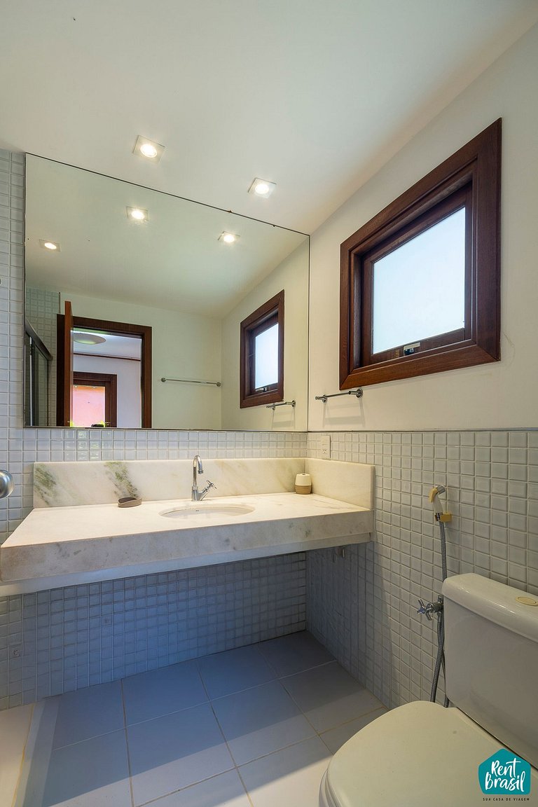 Beautiful house in Reserva Imbassaí with 4 suites and a swim
