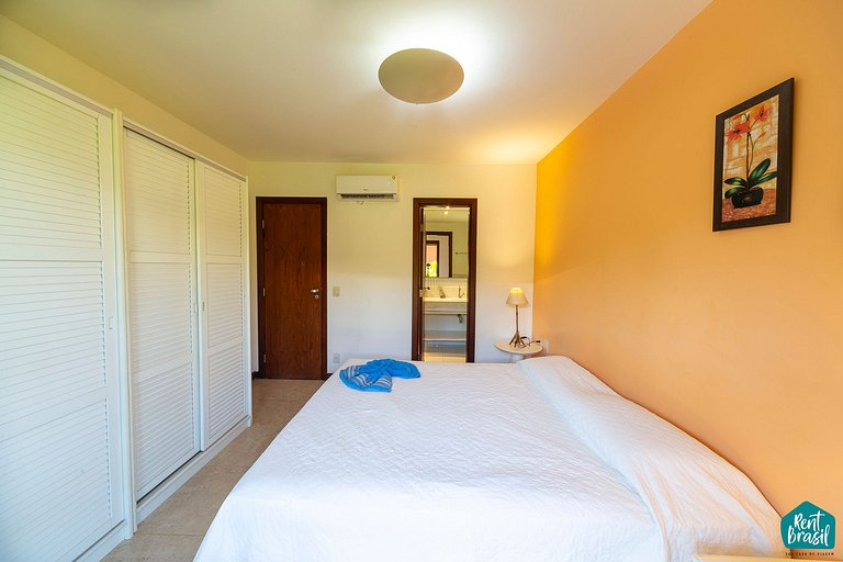 Beautiful house in Reserva Imbassaí with 4 suites and a swim