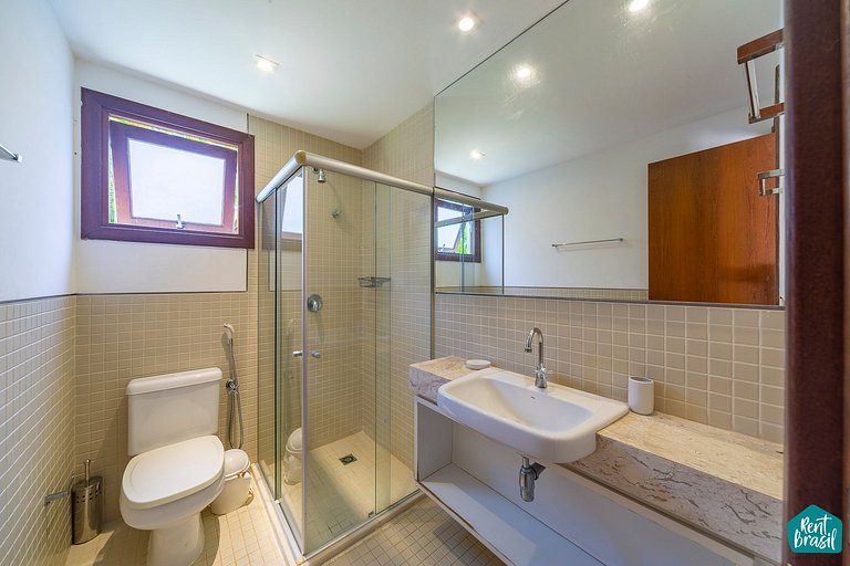Beautiful house in Reserva Imbassaí with 4 suites and a swim
