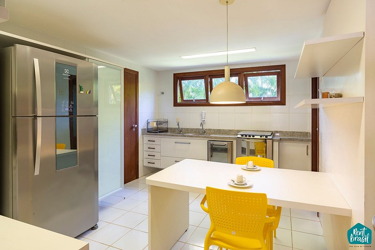 Beautiful house in Reserva Imbassaí with 4 suites and a swim