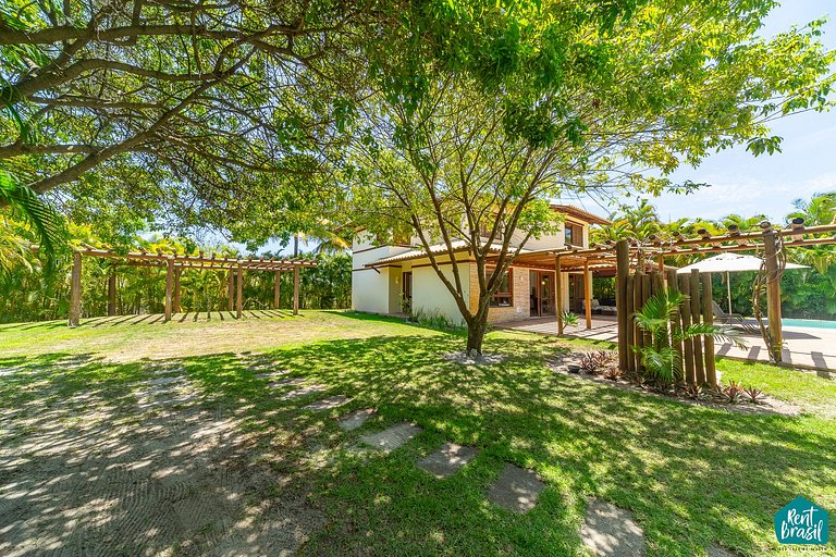 Beautiful house in Reserva Imbassaí with 4 suites and a swim