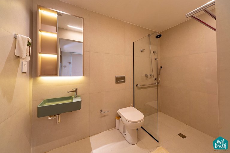 Pueblo moderno con piscina, 3 habitaciones en Imbassaí