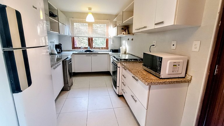 RESERVA IMBASSAI - CASA C02 Bromélias