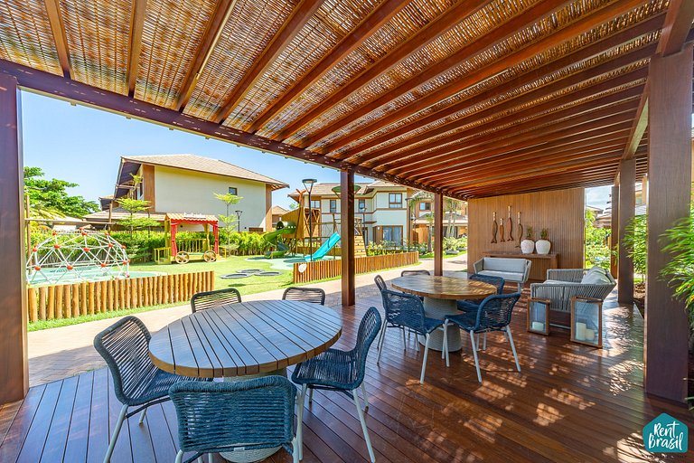 Refined and Sophisticated Village in Itacimirim