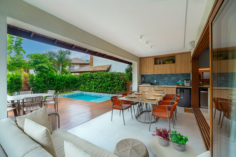 Refined and Sophisticated Village in Itacimirim