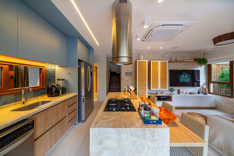 Refined and Sophisticated Village in Itacimirim