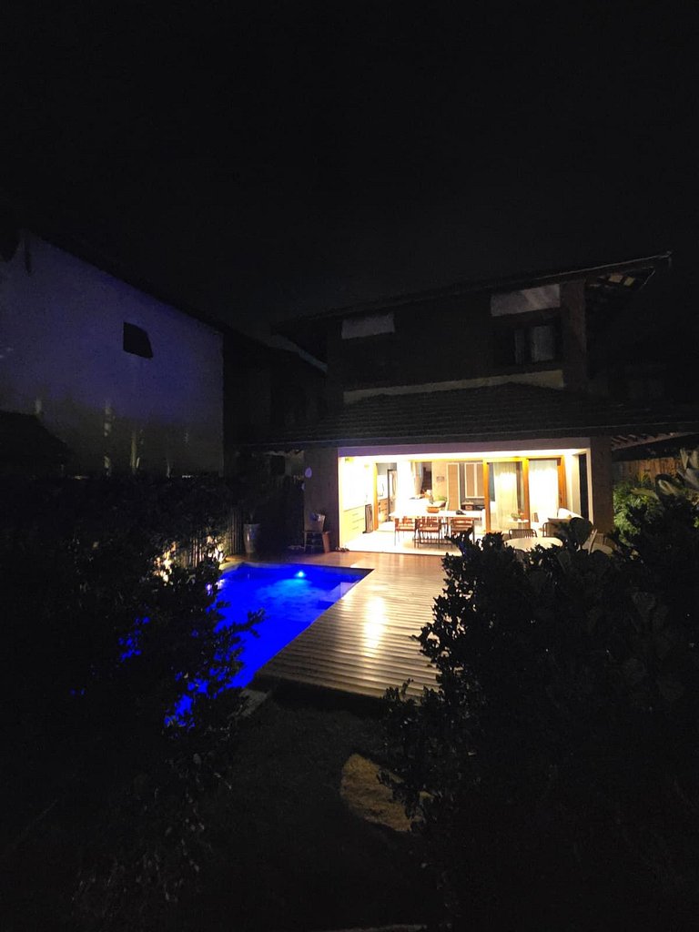 Refined and Sophisticated Village in Itacimirim