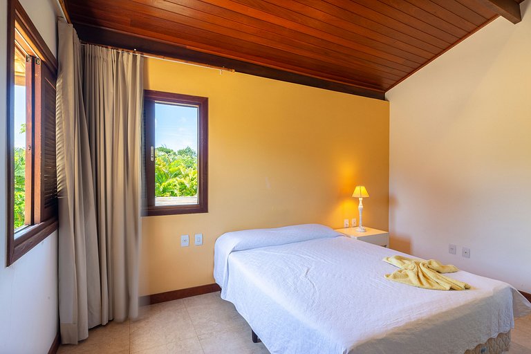 Beautiful house in Reserva Imbassaí with 4 suites and a swim