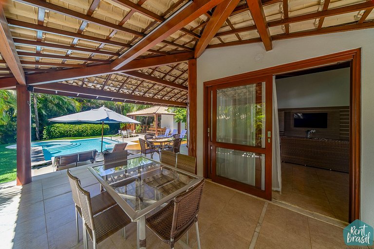 Espléndida casa con piscina en Imbassaí