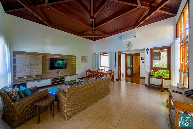 Espléndida casa con piscina en Imbassaí