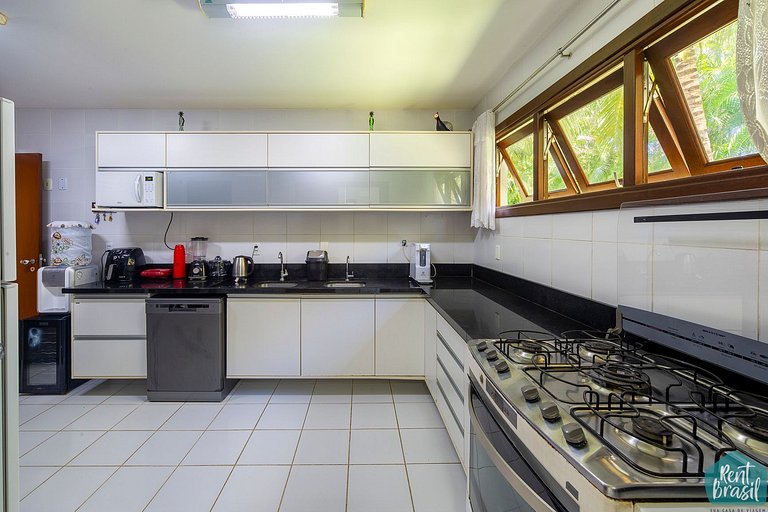 Splendid House with Pool in Imbassaí