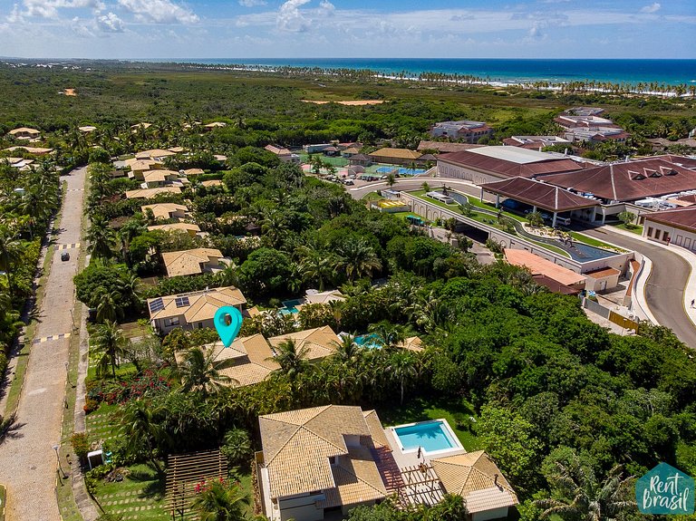 Espléndida casa con piscina en Imbassaí