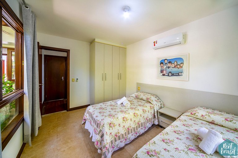 Espléndida casa con piscina en Imbassaí