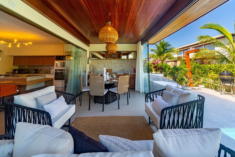 Hermoso bungaló con piscina e hidromasaje en Imbassaí - Casa